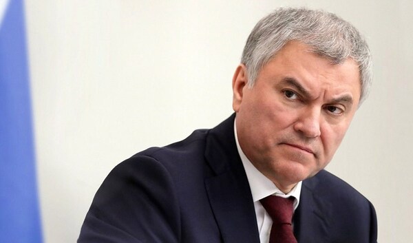 Líder del Parlamento ruso propone incautar bienes a exiliados que critiquen la guerra con Ucrania - .::Agencia IP::.
