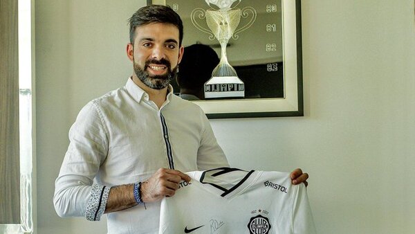Iván Vázquez llega para fortalecer la cantera de Olimpia