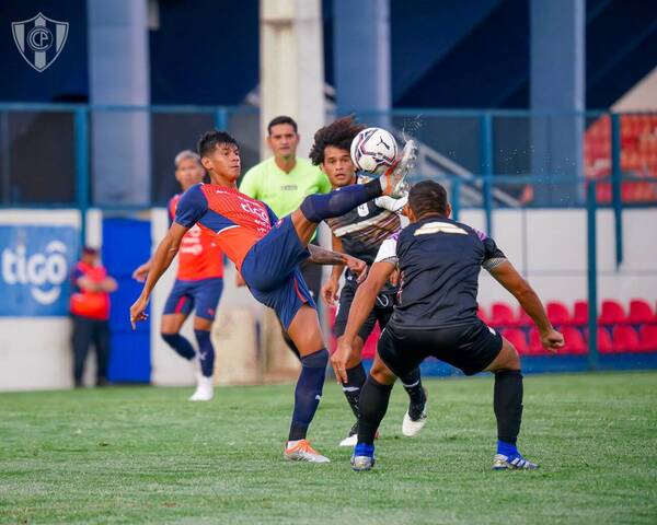Los titulares y los suplentes de Cerro Porteño perdieron ante Tacuary en amistosos