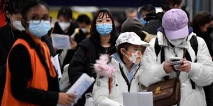 China anuncia casi 60.000 muertes vinculadas al COVID-19 en un mes