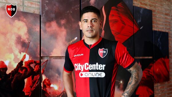 Jorge Recalde fue presentado en su nuevo club