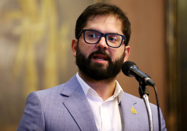 Boric llama a la oposición a reincorporarse a la mesa de seguridad - MarketData