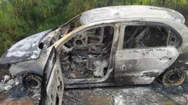Hallan incinerado el presunto auto usado por sicarios en PJC