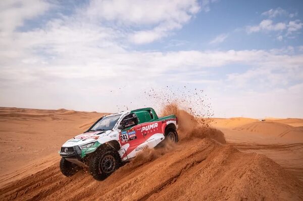 Guaraníes que hicieron historia en el Dakar - ABC Revista - ABC Color