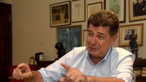"Cartes va a negociar su situación legal con Brasil a costa de Itaipú"
