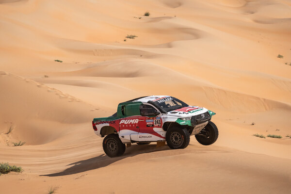 ¡Bandera a cuadros! Andrea Lafarja cierra el mejor Dakar de su vida y vuelve a meterse en la historia grande