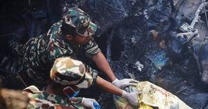 La Nación / Urgente: sube a 67 el balance de muertos en accidente de avión en Nepal