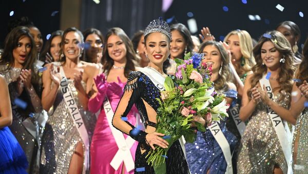 Miss EEUU es coronada reina de la belleza universal