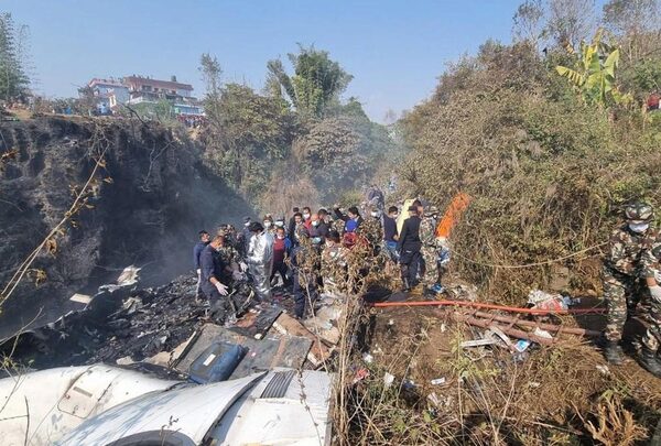 Al menos 67 muertos tras caída de un avión con 72 pasajeros en Nepal - Megacadena — Últimas Noticias de Paraguay