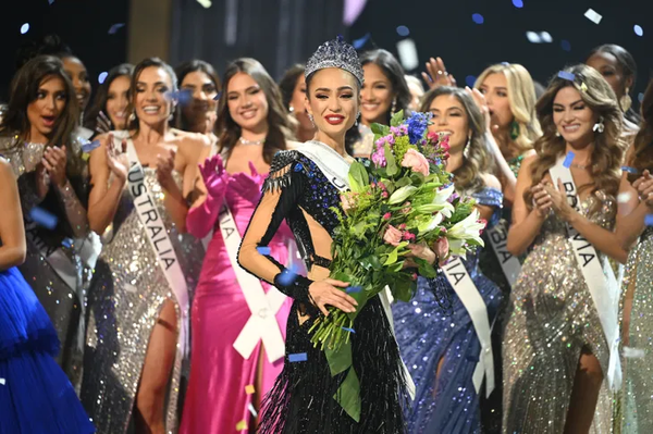 Miss EEUU es coronada reina de la belleza universal