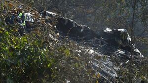Avión cayó en Nepal y reportan 68 muertos