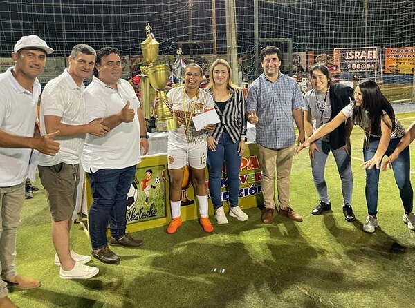 Exitosa final de la Copa Primavera en Campo 9 con invitados especiales - Noticiero Paraguay