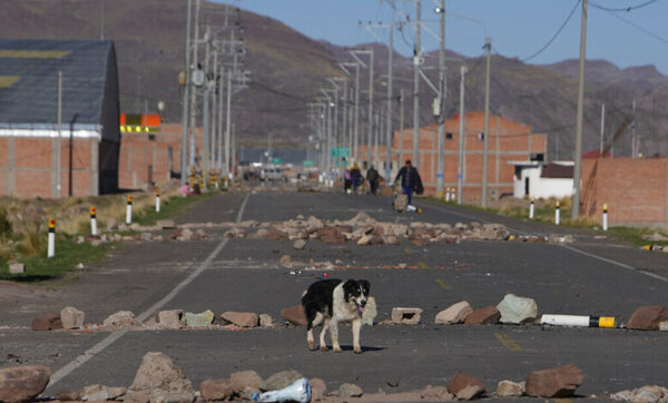 Diario HOY | Bloqueo de rutas en Perú a pesar de la ampliación del estado de emergencia