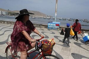 Perú reabre los puertos de su litoral cerrados por fuertes oleajes - Mundo - ABC Color