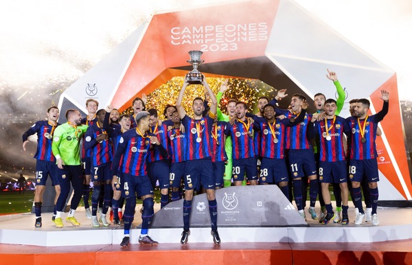 Diario HOY | El Barcelona acaba con su sequía de títulos