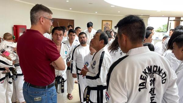 Taekwondistas fueron recibidos por el intendente Acevedo