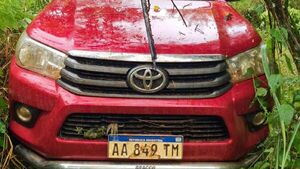 Policía recupera en Alto Paraná una camioneta robada en Argentina