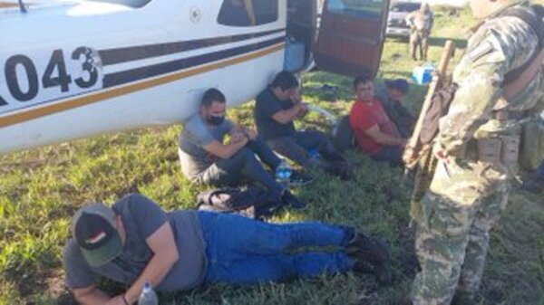 SENAD, retiene una avioneta con carga de cocaína en zona de Ayolas