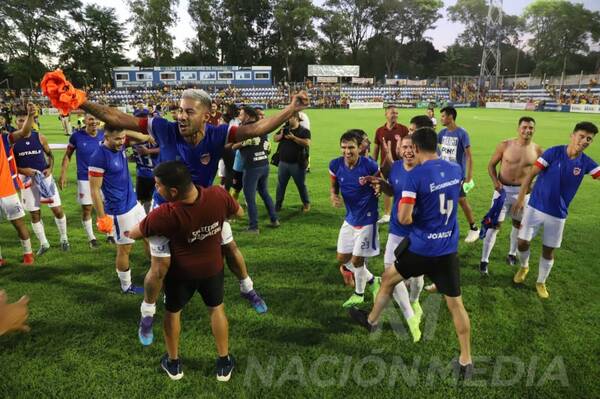 [GALERÍA] Encarnacena ¡en lo más alto!: goleó a Horqueteña y es campeón del Interligas