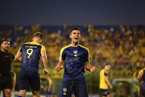 Luqueño: Fiesta auriazul coronada con una goleada - Fútbol - ABC Color