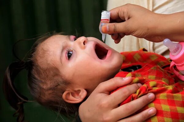Pakistán busca inmunizar a 44 millones de niños contra la poliomielitis - Mundo - ABC Color