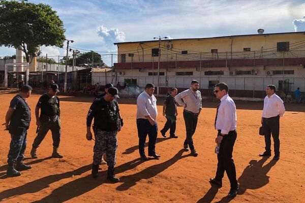 Ministro de Justicia verifica infraestructura de la penitenciaría de varones de CDE - La Clave