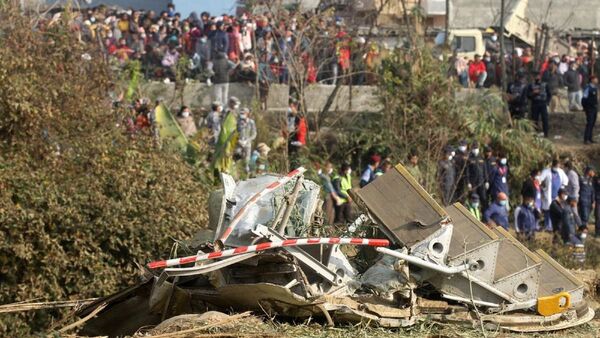 Hallan las cajas negras del avión siniestrado en Nepal