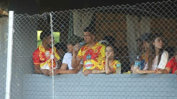 Pelotero de Olimpia dijo presente en la final de Interligas y ¡su equipo fue goleado!