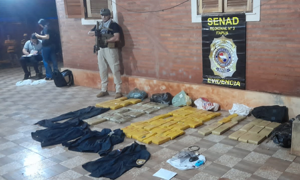 Más de 80 kilos de marihuana fue incautada por la Senad de vivienda de Encarnación - .::Agencia IP::.
