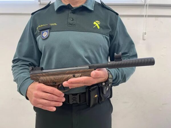 Paraguayo detenido en Palma por portar un arma en el aeropuerto, pese a tenerlo prohibido por malos tratos - Mundo - ABC Color