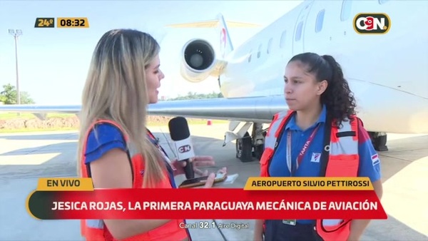 Jesica Rojas, la primera paraguaya mecánica de aviación - C9N