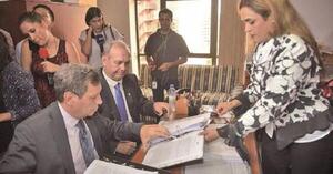 Abogado presenta acusación contra la fiscal Stella Mary Cano - PDS RADIO Y TV