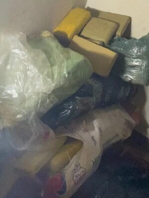 Encarnación: incautan 85 kilos de marihuana de una vivienda - Policiales - ABC Color