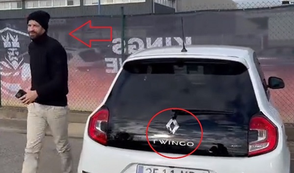 Piqué sigue: Ahora monta un Twingo - La Prensa Futbolera
