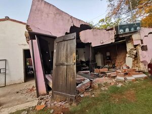 Choque y destrozos: médico alcoholizado se llevó por delante una peluquería - Policiales - ABC Color