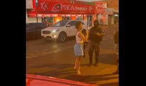 [VIDEO] Mujer borracha chocó y armó bolonqui en plena calle