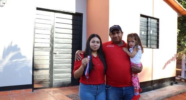 Familias de Ypané acceden a su nueva vivienda