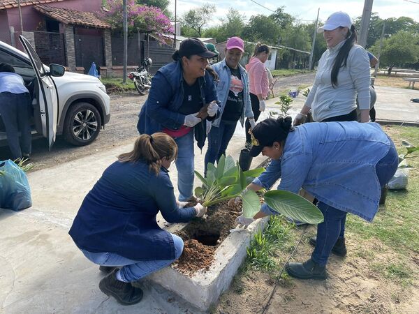 Municipalidad de Villa Hayes trabaja en el acondicionamiento de espacios recreativos