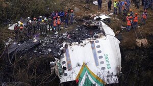 Nepal recupera las cajas negras del ATR-72 que se estrelló con 72 personas a bordo