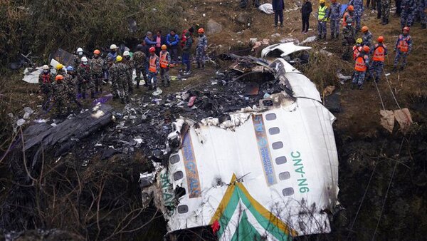 Nepal recupera las cajas negras del ATR-72 que se estrelló con 72 personas a bordo