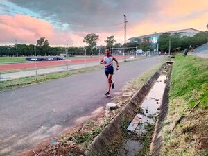 En medio de cloacas entrenan atletas elite y amateur en la Secretaría Nacional de Deportes - Nacionales - ABC Color