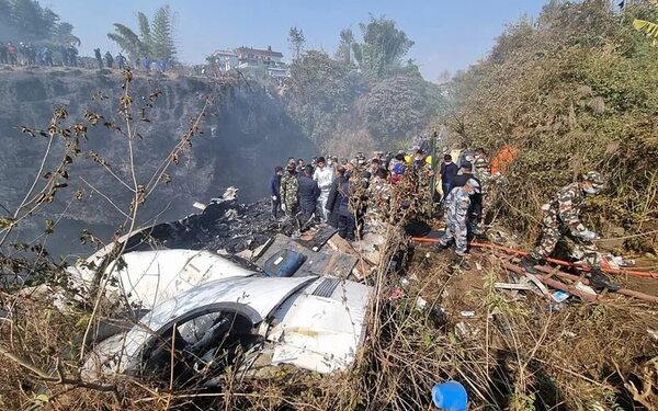 Video: pasajero grabó su propia muerte en el avión que se estrelló en Nepal - Mundo - ABC Color