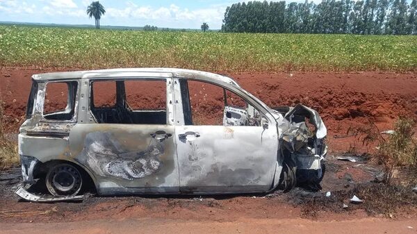 Madre e hija quedan heridas tras accidente e incendio de vehículo - ABC en el Este - ABC Color