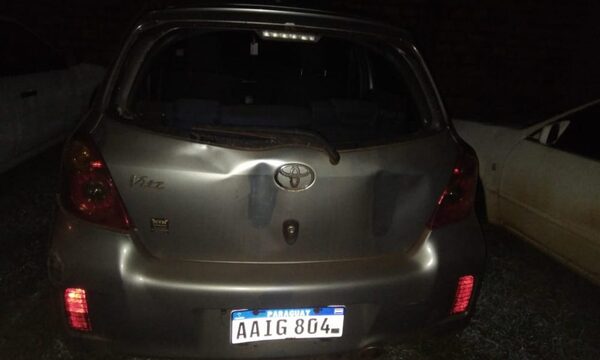Borracha choca a transeúnte es detenida al huir
