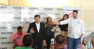 La Nación / Euclides Acevedo se compromete a instalar un ministerio para los relegados pueblos indígenas