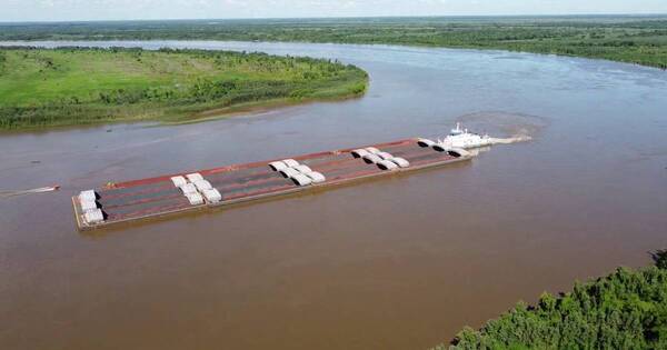 La Nación / Crítica bajante del río en Pilar casi ocasionó desabastecimiento de combustibles