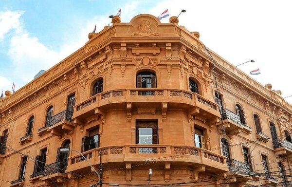 Hacienda extiende hasta el año 2030 beneficios para la industria nacional