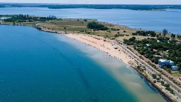 ¿Playa VIP? Polémica por cobro a turistas en Carmen del Paraná