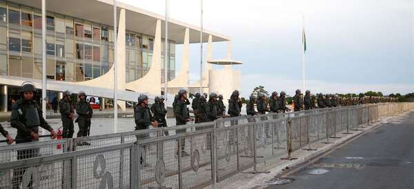 Brasil: Duplicarán la presencia policial en los tres poderes públicos tras el intento de golpe de Estado - ADN Digital
