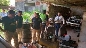 Hallan autos hurtados en desarmadero de Capiatá - Policiales - ABC Color